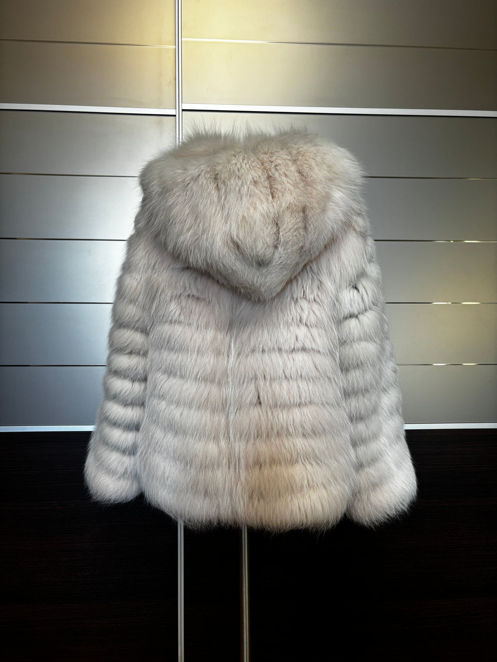 Pelliccia di volpe con cappuccio