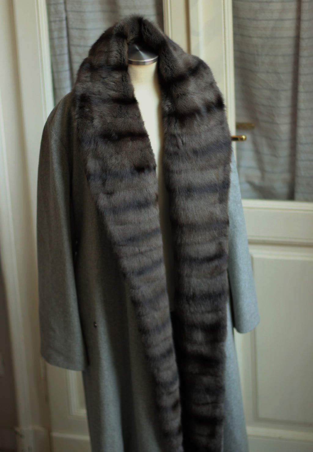 Cappotto di pura lana vergine con bordo di petit gris Gianfranco Ferrè