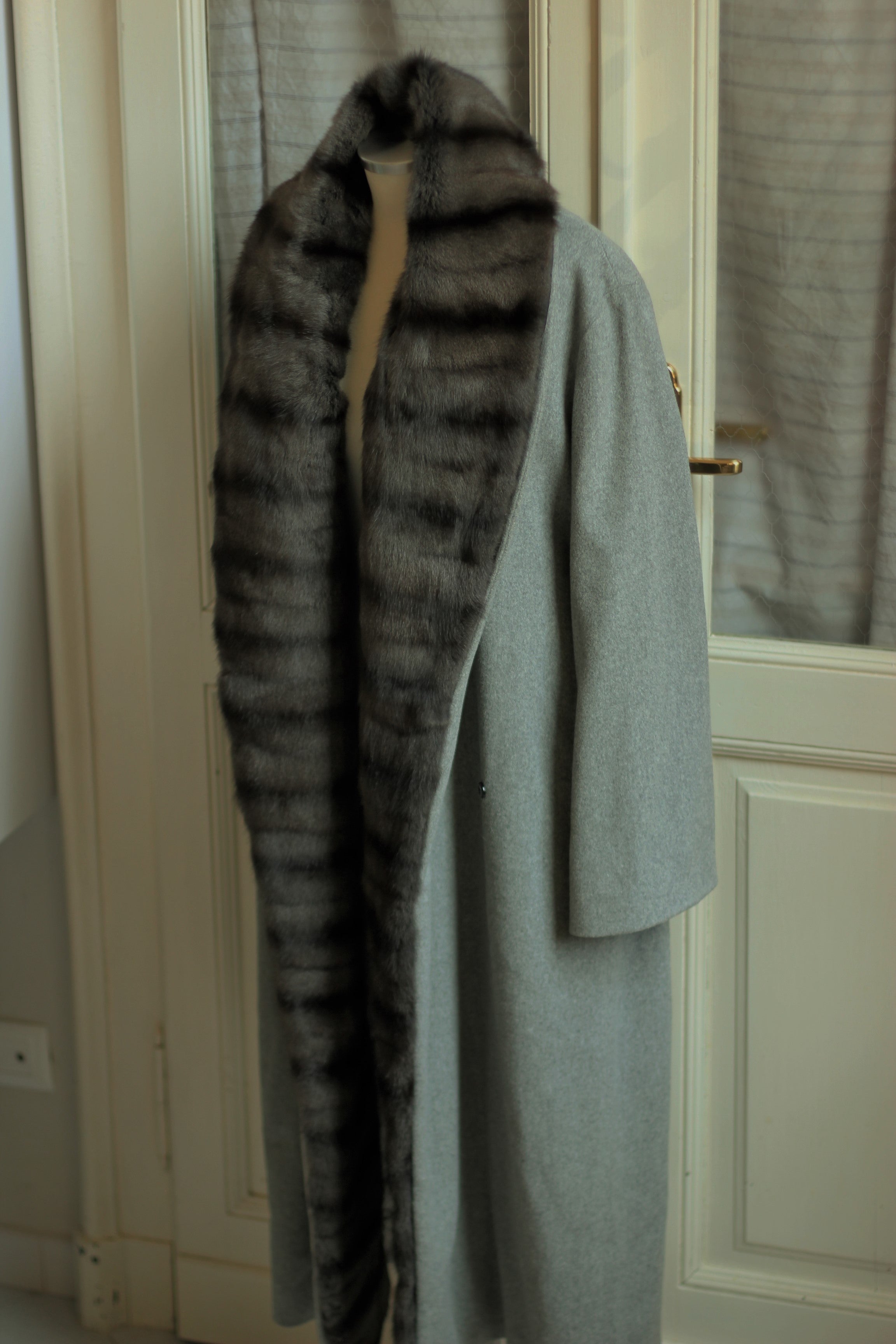 Cappotto di pura lana vergine con bordo di petit gris Gianfranco Ferrè