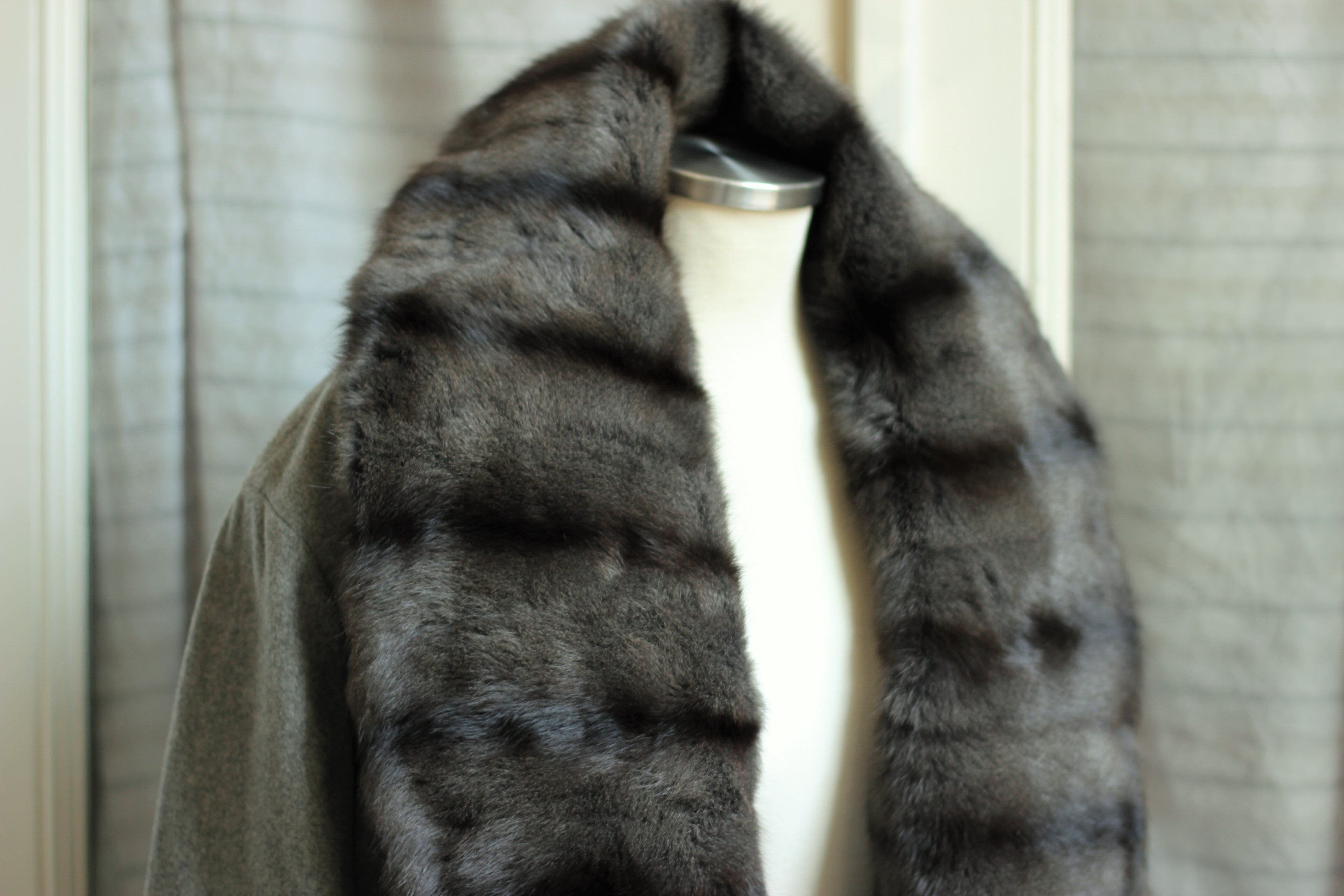 Cappotto di pura lana vergine con bordo di petit gris Gianfranco Ferrè