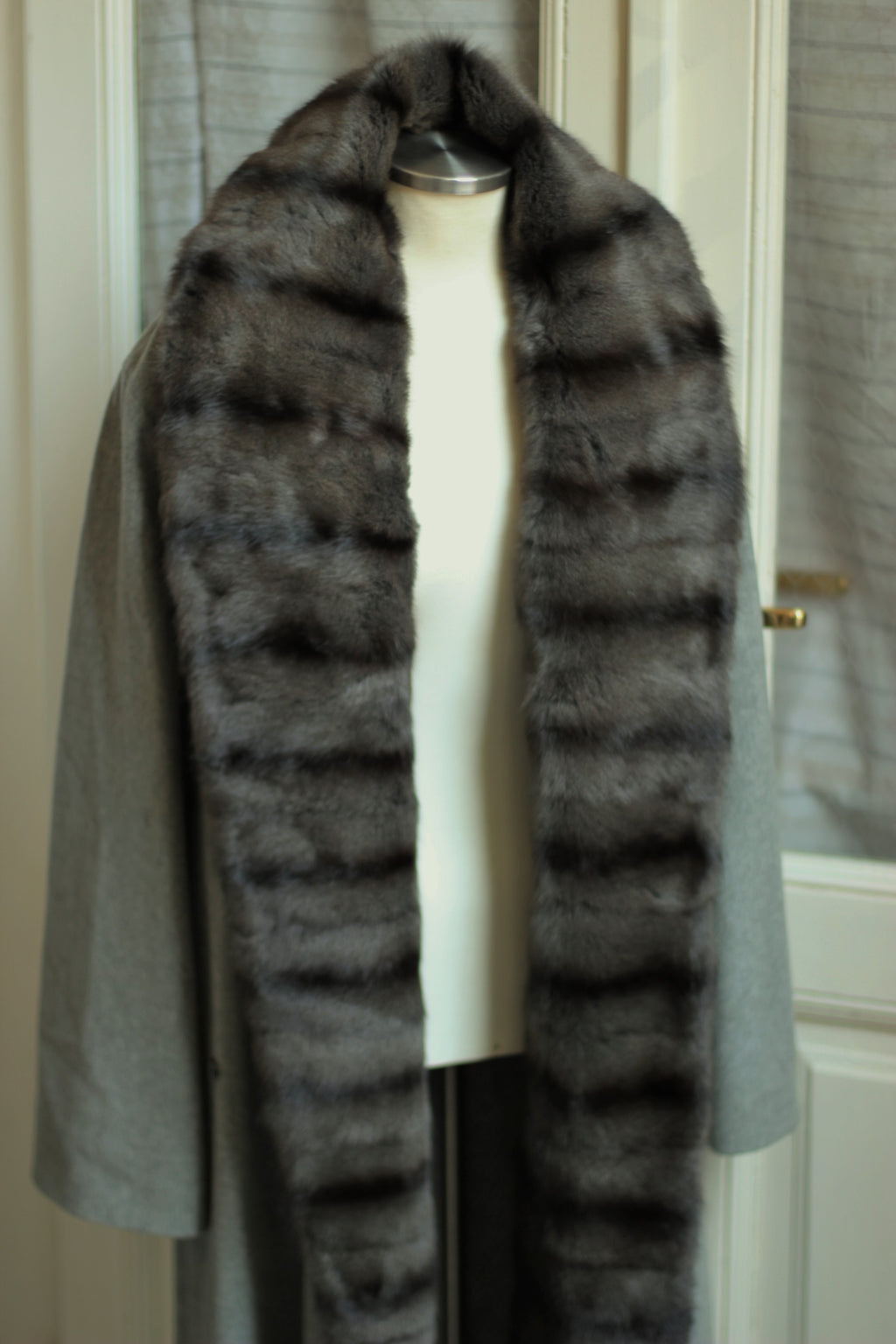 Cappotto di pura lana vergine con bordo di petit gris Gianfranco Ferrè