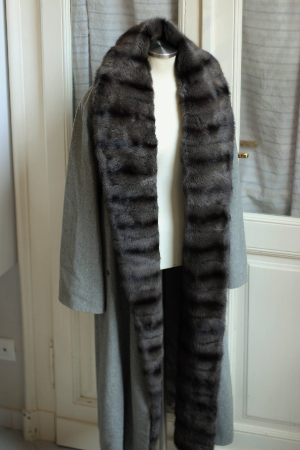Cappotto di pura lana vergine con bordo di petit gris Gianfranco Ferrè